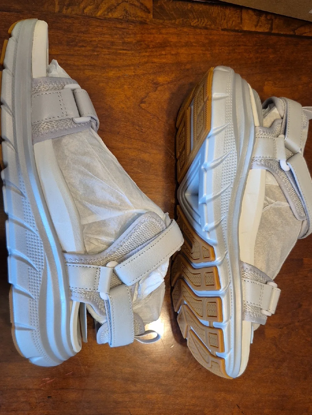 Vionic Wanderer Sandles - Picture 4 of 8